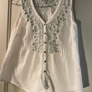 Cremieux Sleeveless embroidered top sz S